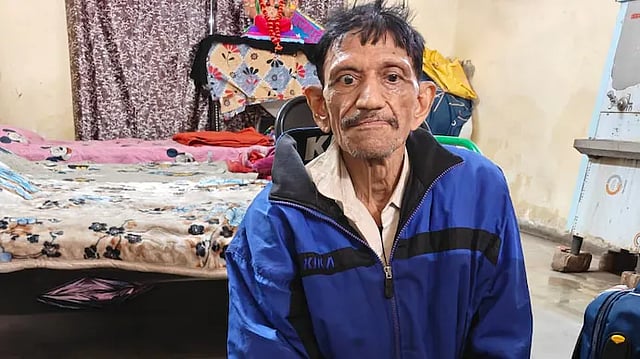 ഭിക്ഷയെടുക്കാനെത്തുന്നത് കാറില്, വീടും ഫ്ളാറ്റും കോടികളുടെ സമ്പാദ്യവും; യാചകന്റെ സമ്പാദ്യം ഞെട്ടിക്കുന്നത്