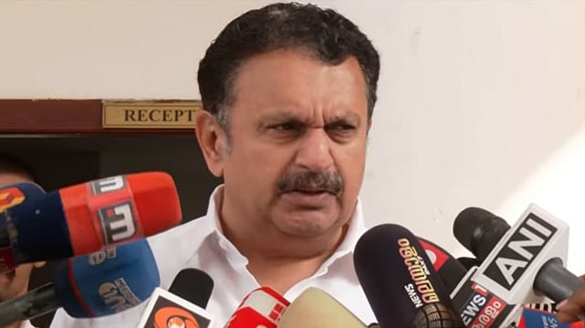 'ഒരുപന്തിയില് രണ്ട് വിളമ്പല് പാടില്ല, ഭക്തര്ക്ക് വിളമ്പിയത് മഞ്ഞച്ചോറ്; തിരുവോണ സദ്യയില് വിശദീകരണം തേടി കെ മുരളീധരന്