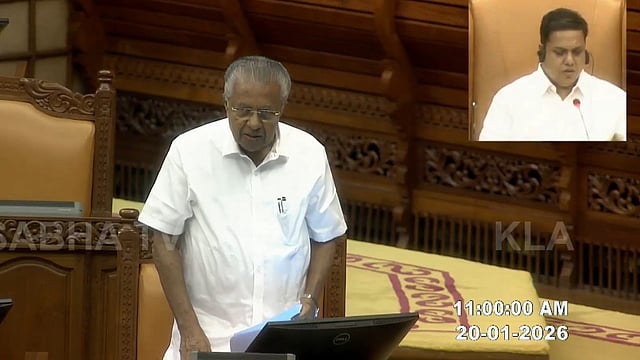 നിയമസഭയില് അസാധാരണ നീക്കം, നയപ്രഖ്യാപനത്തില് ഗവര്ണര് ഒഴിവാക്കിയ ഭാഗങ്ങള് വായിച്ച് മുഖ്യമന്ത്രി