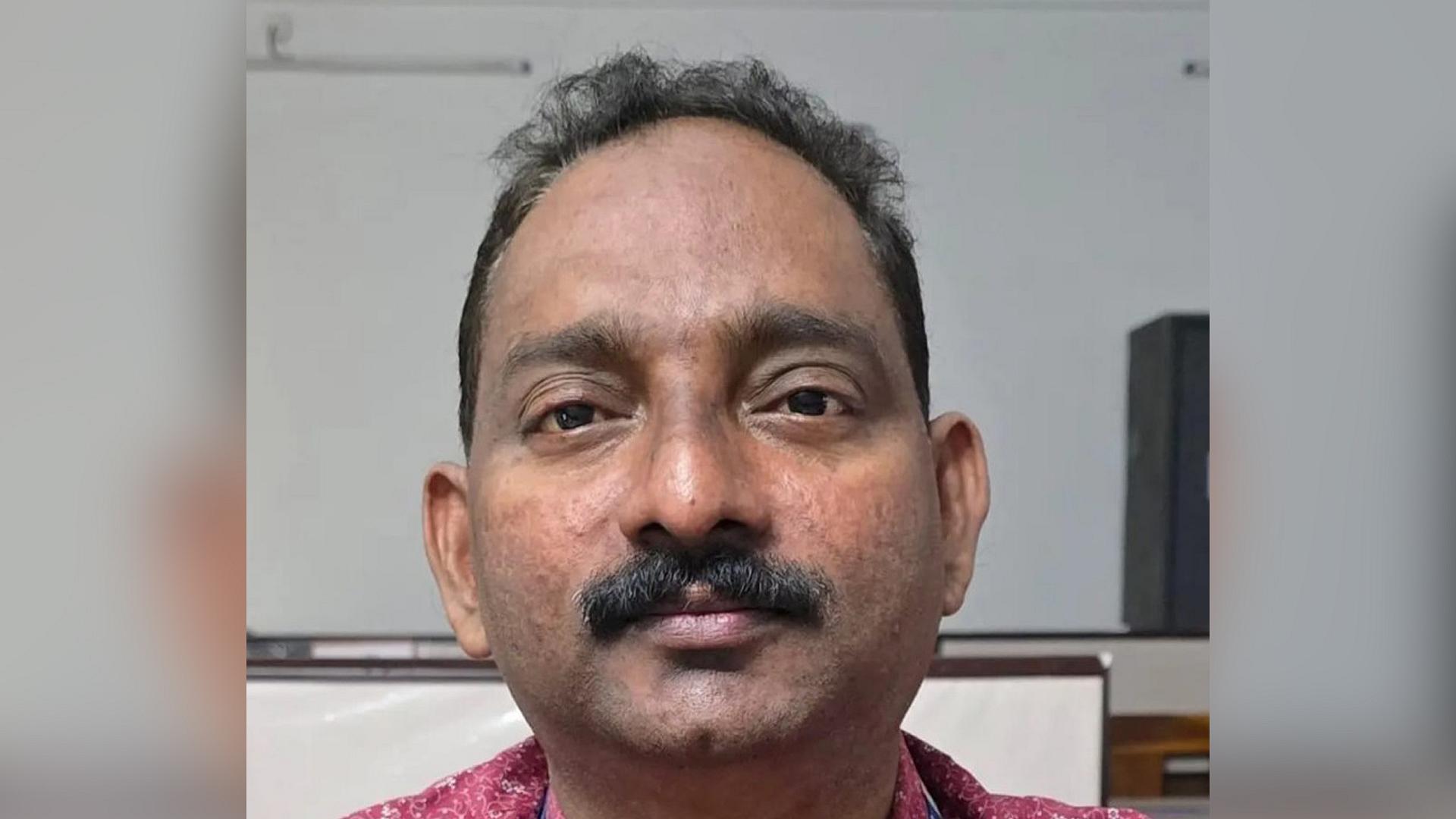 വിമാന അപകടത്തില്‍ മരിച്ച യുവതിക്കെതിരെ വിവാദ പോസ്റ്റ്; സസ്പെന്‍ഷനിലിരിക്കെ ഡെപ്യൂട്ടി തഹസില്‍ദാര്‍ മരിച്ചു
