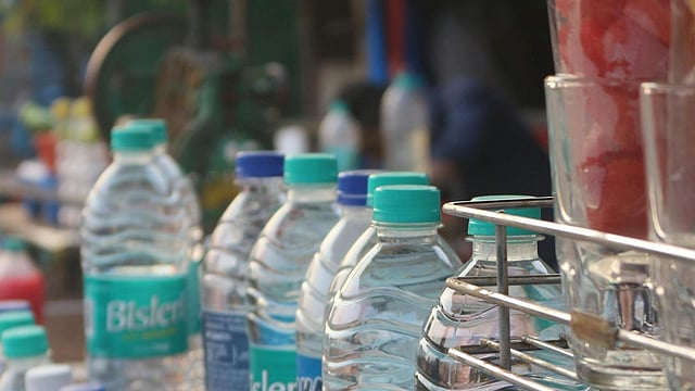 വേനല്ക്കാലം: ജ്യൂസ് കടകളിലും കുപ്പിവെള്ളത്തിലും പ്രത്യേക പരിശോധന, 510 സ്ഥാപനങ്ങള്ക്ക് നോട്ടീസ്