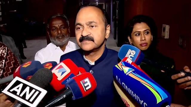 'അതൊന്നും എനിക്കറിയില്ല, അടൂര് പ്രകാശിനോട് ചോദിച്ചാല് ഡീറ്റെയില്സ് പറഞ്ഞു തരും'