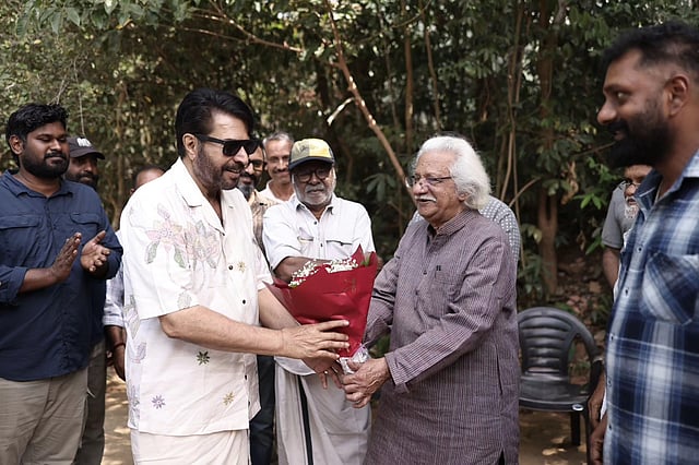 പത്മഭൂഷൺ ലഭിച്ചതിന് പിന്നാലെ മമ്മൂട്ടിയെ ആദരച്ചിരിക്കുകയാണ് പദയാത്ര ടീം.