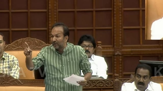 'അമ്മേ എന്റെ ഒരു കൈ എവിടെ?, രണ്ടു പിഞ്ചു മക്കളുടെ അച്ഛനാണ്, ദയവായി രക്ഷിക്കൂ, സിസ്റ്റത്തിന്റെ ഇരകള്'; ആരോഗ്യമേഖലയിലെ പിഴവുകള് എണ്ണിപ്പറഞ്ഞ് പി സി വിഷ്ണുനാഥ്