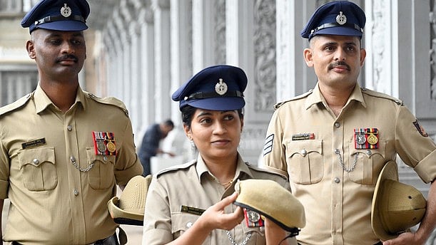 ജന്മദിനത്തിലും വിവാഹ വാര്ഷികത്തിനും പൊലീസുകാര്ക്ക് അവധി; സമ്മര്ദം കുറയ്ക്കാന് കര്ണാടക സര്ക്കാര്