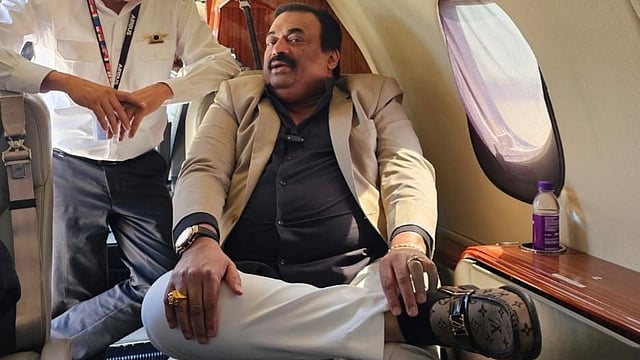 രേഖകള് എടുക്കാനായി പോയ മുറിയില് നിന്ന് കേട്ടത് വെടിയൊച്ച ശബ്ദം; റെയ്ഡ് നടത്തിയത് കേരളത്തില് നിന്നുള്ള സംഘം; മരണത്തിന് ഉത്തരവാദി 'ഐടി ഉദ്യോഗസ്ഥര്'