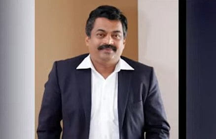 കോണ്ഫിഡന്റ് ഗ്രൂപ്പ് ഉടമ സി ജെ റോയ് ജീവനൊടുക്കി, ഇ ഡി റെയ്ഡിനിടെ സ്വയം വെടിയുതിര്ത്തു