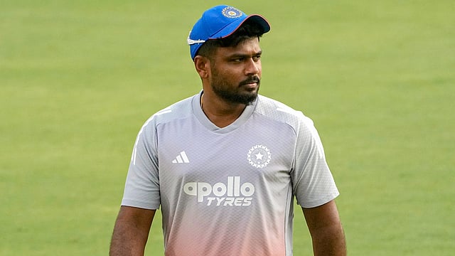 വീണ്ടും നിരാശപ്പെടുത്തി സഞ്ജു സാംസണ്; സ്വന്തം നാട്ടില് 6 റണ്സില് വീണു