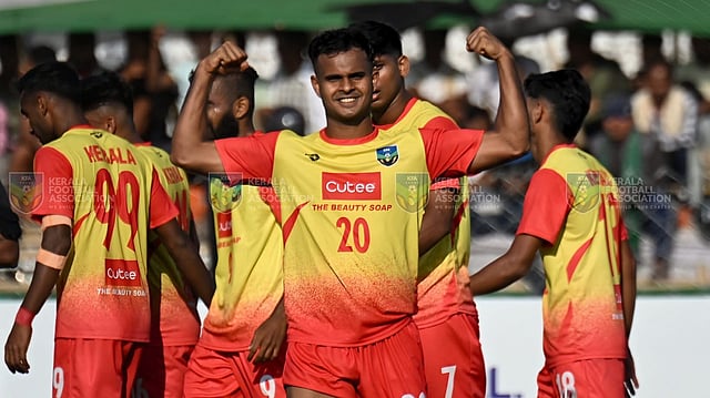 സന്തോഷ് ട്രോഫി: അസമിനെ തകർത്ത് കേരളം സെമിയിൽ,എതിരാളി പഞ്ചാബ്