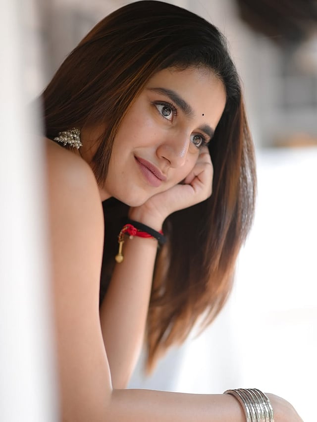 ഇൻഡോ-വെസ്റ്റേൺ ലുക്കിലുള്ള ചിത്രങ്ങളാണ് താരം പങ്കുവെച്ചിരിക്കുന്നത്.