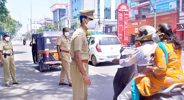 കൊവിഡ് കാലത്തെ പൊലീസ് നിയന്ത്രണം
