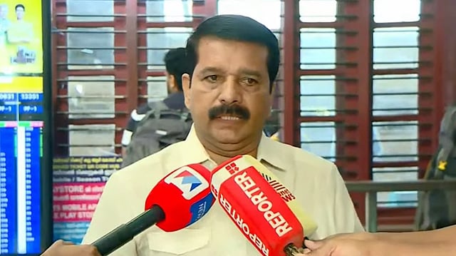 വിഎസിന്റെ മകനെതിരെ മത്സരിക്കാൻ ബുദ്ധിമുട്ടുണ്ട്; അരുൺ വന്നാൽ പിന്മാറും: എ സുരേഷ്