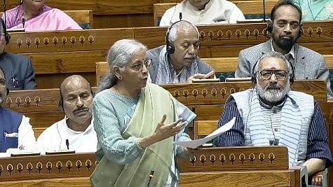 '125 രാഷ്ട്രീയ കൊലപാതകങ്ങള്‍ നടന്നു; 3500 കോടി നിക്ഷേപവുമായി വന്ന വ്യവസായി കേരളം വിട്ടു; ഇടതുസര്‍ക്കാര്‍ ഭരിക്കുന്നിടത്ത് വികസനമില്ല'