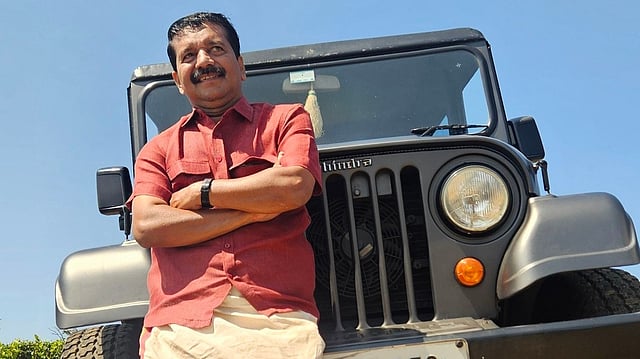എ സുരേഷ് മലമ്പുഴയില് യുഡിഎഫ് സ്വതന്ത്രനായി മത്സരിക്കും; വിഡി സതീശന്റെ ജാഥയില് പങ്കെടുക്കും