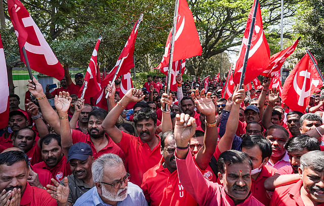 രാജ്യത്തിൻ്റെ വിവിധ ഭാഗങ്ങളിൽ പ്രതിഷേധ പ്രകടനങ്ങൾ നടന്നു.