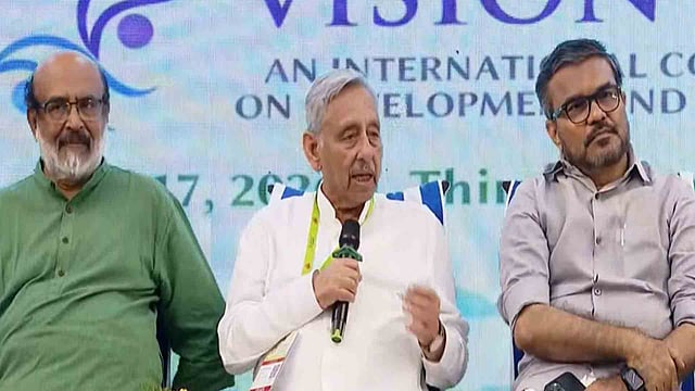 'കേരളത്തില് നടക്കുന്നത് രാജീവ് ഗാന്ധി സ്വപ്നം കണ്ട ഭരണം'; ഇടതു സര്ക്കാരിനെ വീണ്ടും പുകഴ്ത്തി മണിശങ്കര് അയ്യര്