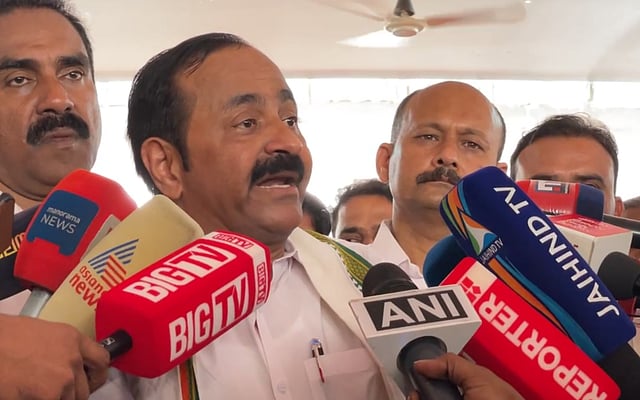 'മെഡിക്കല് കോളജില് ചെന്നാല് താലൂക്ക് ആശുപത്രിയിലേക്ക് റഫര് ചെയ്യുന്ന കാലം; ആരോഗ്യരംഗം അപ്പാടെ തകര്ന്നു'