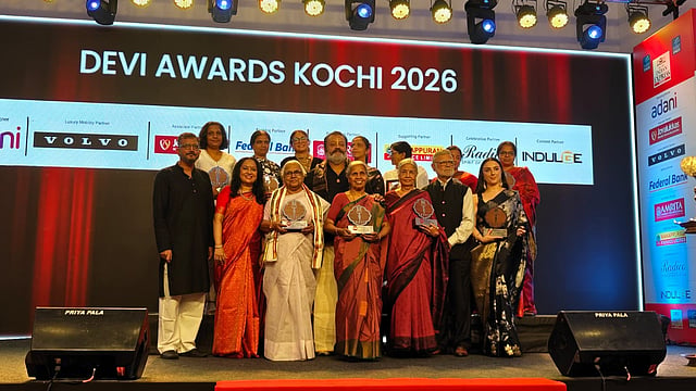 'നിശബ്ദതയില് പോലും അവള് ചരിത്രം കുറിക്കുന്നു'; 11 സ്ത്രീ രത്നങ്ങൾക്ക് ദി ന്യൂ ഇന്ത്യന് എക്സ്പ്രസിന്റെ ആദരം