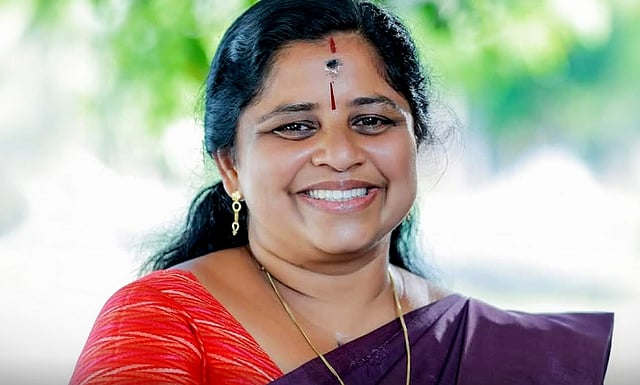 കെഎന് ബാലഗോപാലിന്റെ ഭൂരിപക്ഷം പതിനായിരത്തിലൊതുക്കി; കോണ്ഗ്രസ് സ്ഥാനാര്ഥിയായ രശ്മി ആര് ബിജെപിയിലേക്ക്
