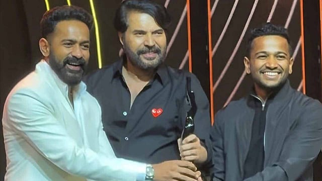 'വാടാ...'; ഒപ്പം മത്സരിച്ച ആസിഫിനേയും ബേസിലിനേയും വേദിയിലേക്ക് ക്ഷണിച്ച് മമ്മൂട്ടി; കയ്യടിച്ച് സദസ്, വിഡിയോ