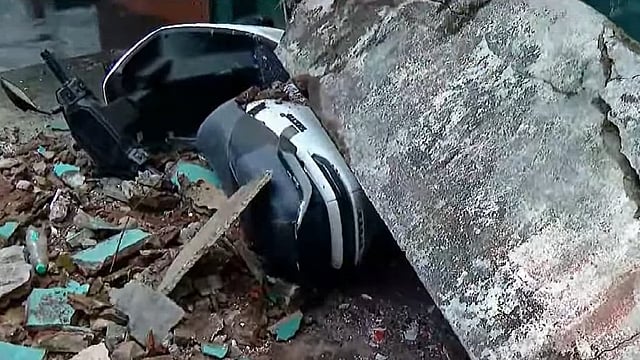 കോഴിക്കോട് വലിയങ്ങാടിയില് കെട്ടിടഭാഗം തകര്ന്നുണ്ടായ അപകടം; മരണം നാലായി