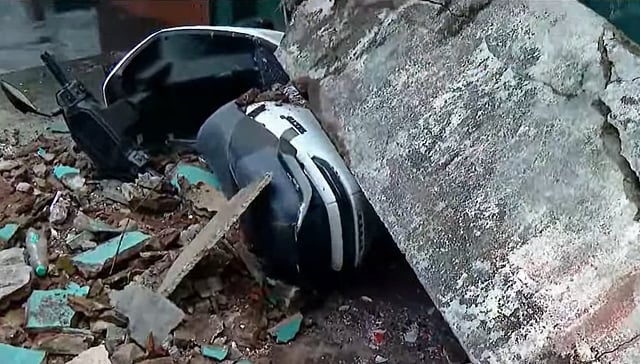 കോഴിക്കോട് വലിയങ്ങാടിയില് കെട്ടിടത്തിന്റെ കോണ്ക്രീറ്റ് തകര്ന്നുവീണു; മൂന്ന് തൊഴിലാളികള് മരിച്ചു