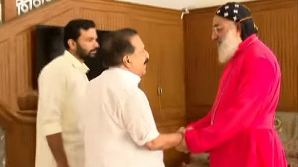 'രാഷ്ട്രീയം ചര്ച്ചയായി'; ഓര്ത്തഡോക്സ് സഭാ ആസ്ഥാനത്ത് തനിച്ചെത്തി; കാതോലിക്കാ ബാവയുമായി കൂടിക്കാഴ്ച നടത്തി രമേശ് ചെന്നിത്തല