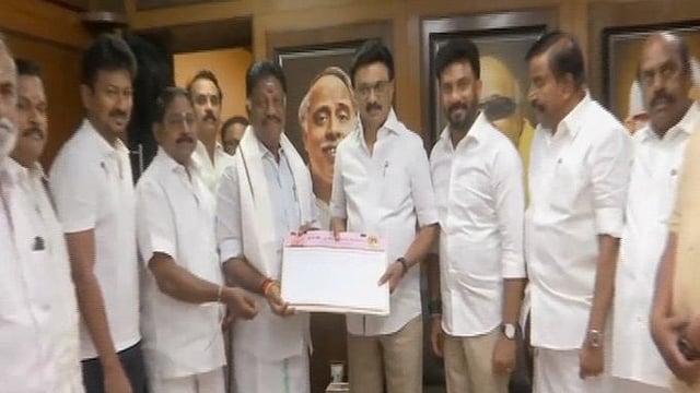 'ജയലളിതയുടെ വിശ്വസ്തന്‍'; മൂന്നു തവണ മുഖ്യമന്ത്രിയായ ഒ പനീര്‍ശെല്‍വം ഡിഎംകെയില്‍; വിഡിയോ