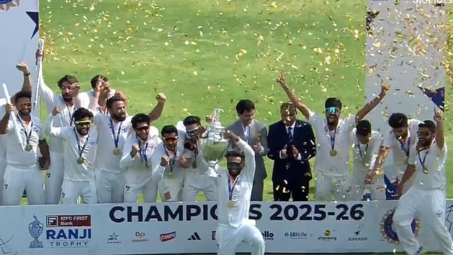 ജമ്മുവിന്റെ പോരാട്ടവീര്യത്തിന് മുന്നിൽ മുട്ടു മടക്കി കർണാടക, രഞ്ജി ട്രോഫിയിൽ  പുതു ചരിത്രം  
