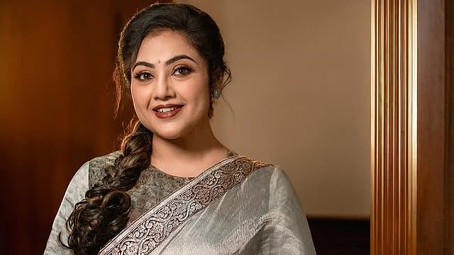 'പോകാൻ തോന്നിയിടത്തൊക്കെ പോയി, അങ്ങനെയൊരു അവസരത്തിന് നോക്കിയിരിക്കുകയായിരുന്നു'; ആദ്യ സോളോ ട്രിപ്പിനെക്കുറിച്ച് മീന