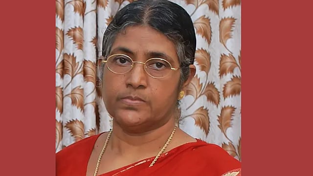 ഭര്ത്താവ് ഒരു വര്ഷമായി ആശുപത്രിയില്; സ്വയം ചിതയൊരുക്കി ആത്മഹത്യയ്ക്ക് ശ്രമിച്ച സ്ത്രീ മരിച്ചു