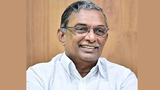 പത്മകുമാറും പുറത്തേക്ക്; സ്വർണ്ണക്കൊള്ള കേസിൽ സ്വാഭാവിക ജാമ്യം