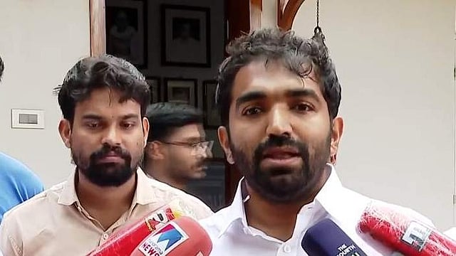 'ചിലരെയൊക്കെ ആത്മഹത്യയുടെ വക്കിലെത്തിച്ചു, മോറല് പൊലീസിങ് സിപിഎമ്മില് നിന്ന് കണ്ടുപഠിക്കണം; ഗണേഷ് വിഷയത്തില് അവര് മറുപടി പറയട്ടെ'