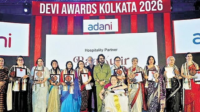 'സമൂഹത്തില് മാറ്റത്തിന് പ്രചോദനം'; 11 സ്ത്രീരത്നങ്ങള്ക്ക് ദി ന്യൂ ഇന്ത്യന് എക്സ്പ്രസിന്റെ ആദരം, ദേവി അവാര്ഡ് സമ്മാനിച്ചു