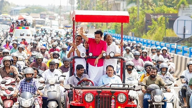 മുഹമ്മദ് റിയാസ് റോഡ് ഷോ നടത്തിയ വാഹനത്തിന് ഫിറ്റ്നസ് ഇല്ല; പരാതി നല്കി ബിജെപി