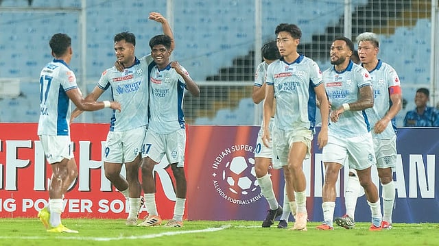 ബ്ലാസ്റ്റേഴ്‌സ് ഇന്ന് തോറ്റില്ല! അജ്‌സലിന്റെ ഗോളിൽ ഈസ്റ്റ് ബംഗാളിനെതിരെ സമനില