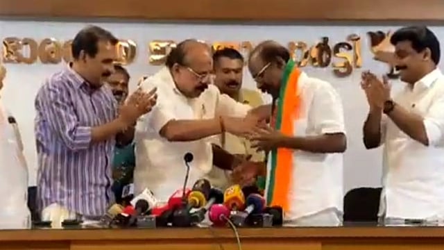 'കൈപ്പത്തിയില് വേണ്ട, താമരയില് മത്സരിക്കാം'; സി സി മുകുന്ദന് ബിജെപിയില്, നാട്ടികയില് സ്ഥാനാര്ഥിയാകും