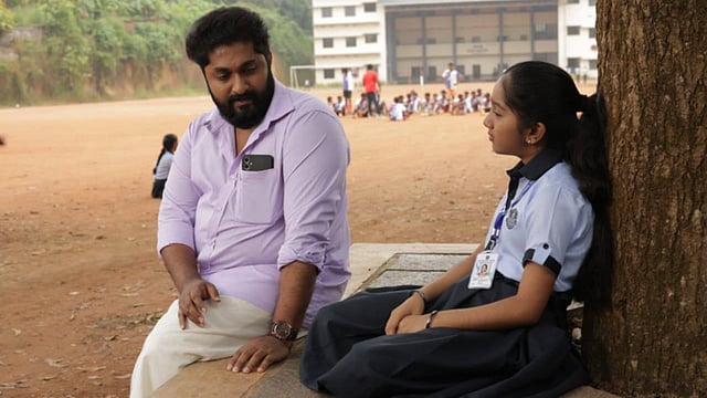 അധ്യാപകനായി ധ്യാൻ ശ്രീനിവാസൻ, ഒപ്പം ദേവനന്ദയും; 'കല്യാണമരം' തിയറ്ററുകളിലേക്ക്, റിലീസ് തീയതി