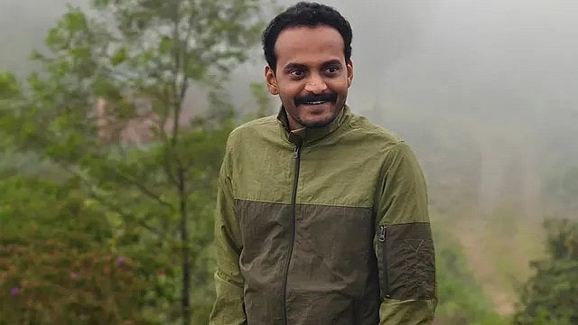 'തെറ്റായ ഒരാശയത്തെ സാധൂകരിക്കാൻ ഹൈ മേക്കിങ് ശൈലി ഉപയോഗിച്ചാൽ'; 'ധുരന്ധർ 2' വിനെ വിമർശിച്ച് സംവിധായകൻ ദേവദത്ത് ഷാജി