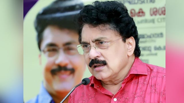 'കൈപ്പത്തി' വേണ്ട; പികെ ശശി സ്വതന്ത്ര ചിഹ്നത്തില് മത്സരിക്കും