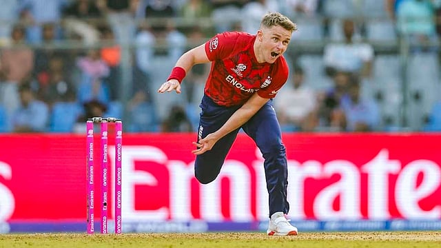 Sam Curran bowling