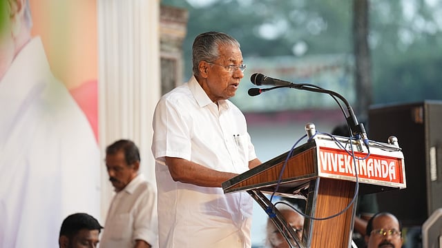 'കൂടുതല് ബഹളംവെച്ചാല് പ്രസംഗം നിര്ത്തും'; പ്രവര്ത്തകര്ക്ക് മുഖ്യമന്ത്രിയുടെ മുന്നറിയിപ്പ്