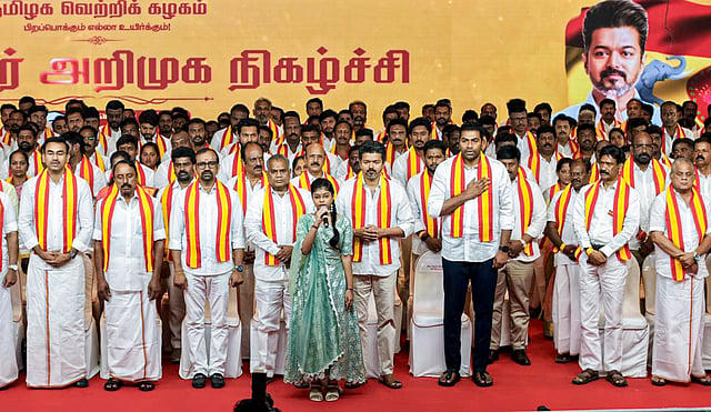 'സി ജോസഫ് വിജയ്', തമിഴ്നാട്ടില് രണ്ടിടത്ത് മത്സരിക്കാന് വിജയ്; ടിവികെ സ്ഥാനാര്ഥി പട്ടിക പ്രഖ്യാപിച്ചു