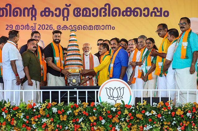 മിഷൻ സ്കൂൾ ജങ്ഷൻ മുതൽ എസ്ബിഐ ജങ്ഷൻ വരെ റോഡിന് ഇരുവശവും തിങ്ങിനിറഞ്ഞ പ്രവർത്തകരെ അദ്ദേഹം റോഡ് ഷോയിലൂടെ അഭിവാദ്യം ചെയ്തു.