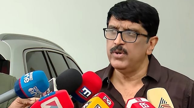 'പരാതി തികഞ്ഞ ഗൗരവത്തോടെ കാണുന്നു, രഞ്ജിത്തിനെ രണ്ട് യൂണിയനിൽ നിന്നും മാറ്റി നിർത്തും'; നടപടിയുമായി ഫെഫ്ക