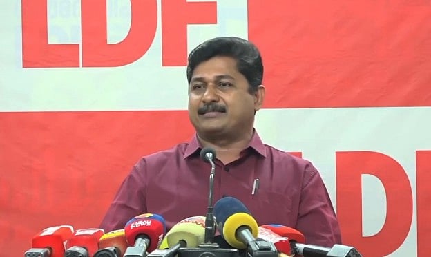 'സ്വരാജ് തര്ക്കബുദ്ധിയില് ആത്മരതി അനുഭവിക്കുന്നയാള്; പയ്യന്നൂരിലെ ശവംതൂക്കികളെ വെളുപ്പിക്കുന്നു'