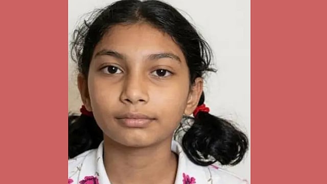അവധിയാഘോഷിക്കാന് വര്ക്കലയില് എത്തി; വിദ്യാര്ഥിനി കടലില് തിരയില്പ്പെട്ട് മരിച്ചു