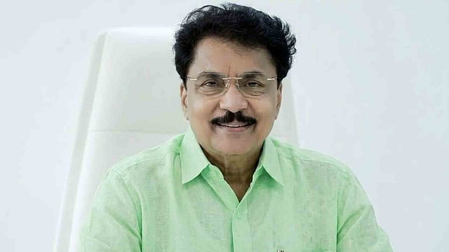 'രണ്ട് വയസ് കുറച്ചു കാണിച്ചു'; പി കെ ശശി രേഖകളിൽ കൃത്രിമം കാട്ടിയെന്ന് പരാതി; പൊലീസിനോട് റിപ്പോർട്ട് തേടി
