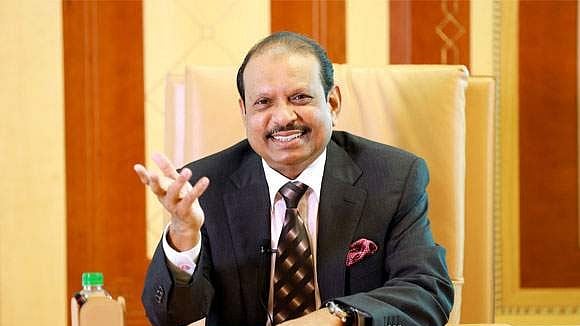 കയ്യില്‍ പണമില്ലെങ്കില്‍ വായ്പയെടുത്താണെങ്കിലും ശമ്പളം നല്‍കും; ജീവനക്കാരെ ചേര്‍ത്തുപിടിക്കുമെന്ന് യൂസഫലി