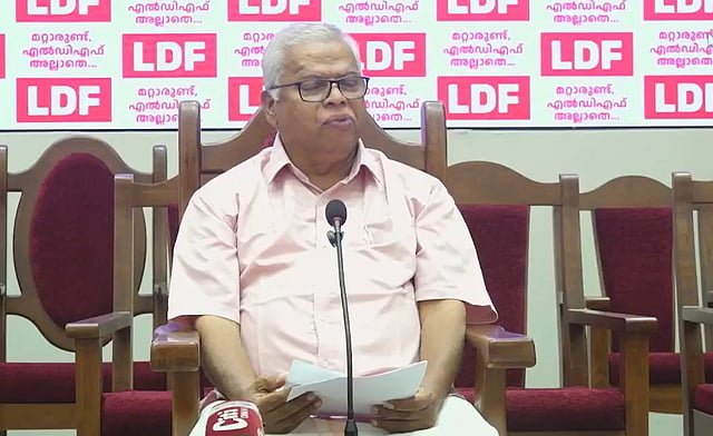 'മുഖ്യമന്ത്രിക്ക് യോജിക്കാത്ത തരംതാണ പെരുമാറ്റം; രേവന്ത് റെഡ്ഡി വടി കൊടുത്തു അടിവാങ്ങി'
